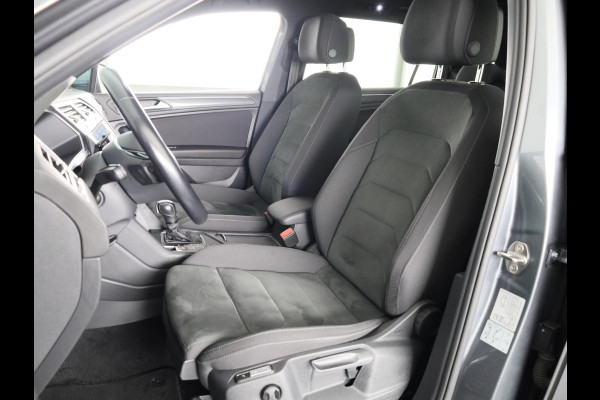 Volkswagen Tiguan Allspace 1.5 TSI Highline Business R 7p. 150PK | Automaat (DSG) | Panoramadak | Wegklapbare trekhaak | Camera | Keyless entry | Digitaal dashboard