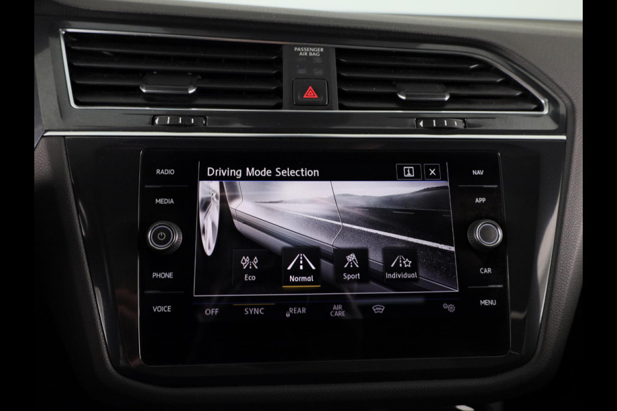 Volkswagen Tiguan Allspace 1.5 TSI Highline Business R 7p. 150PK | Automaat (DSG) | Panoramadak | Wegklapbare trekhaak | Camera | Keyless entry | Digitaal dashboard