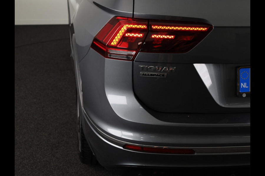 Volkswagen Tiguan Allspace 1.5 TSI Highline Business R 7p. 150PK | Automaat (DSG) | Panoramadak | Wegklapbare trekhaak | Camera | Keyless entry | Digitaal dashboard