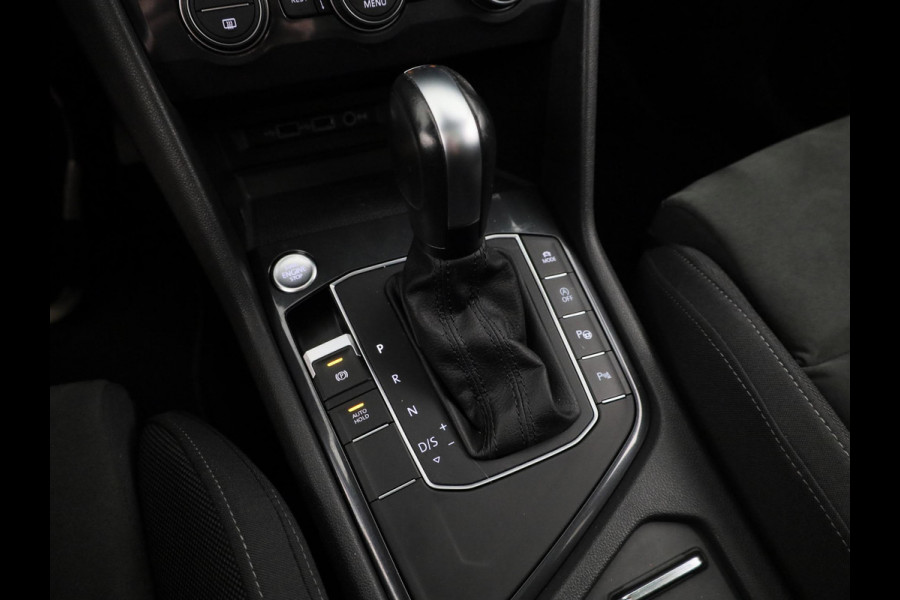 Volkswagen Tiguan Allspace 1.5 TSI Highline Business R 7p. 150PK | Automaat (DSG) | Panoramadak | Wegklapbare trekhaak | Camera | Keyless entry | Digitaal dashboard