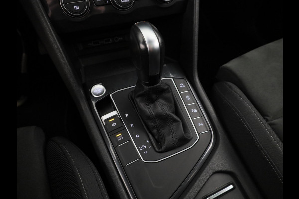 Volkswagen Tiguan Allspace 1.5 TSI Highline Business R 7p. 150PK | Automaat (DSG) | Panoramadak | Wegklapbare trekhaak | Camera | Keyless entry | Digitaal dashboard