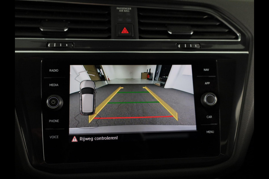 Volkswagen Tiguan Allspace 1.5 TSI Highline Business R 7p. 150PK | Automaat (DSG) | Panoramadak | Wegklapbare trekhaak | Camera | Keyless entry | Digitaal dashboard