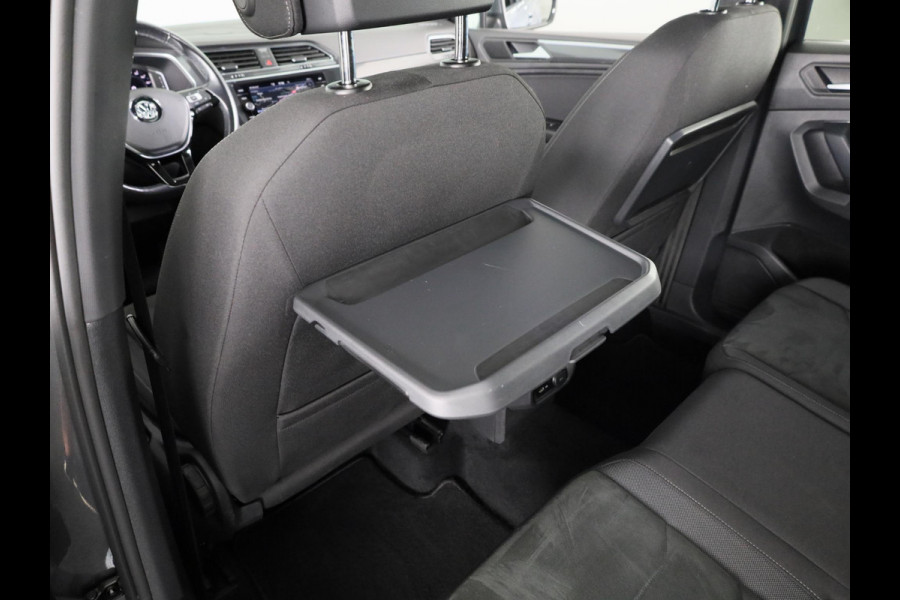 Volkswagen Tiguan Allspace 1.5 TSI Highline Business R 7p. 150PK | Automaat (DSG) | Panoramadak | Wegklapbare trekhaak | Camera | Keyless entry | Digitaal dashboard