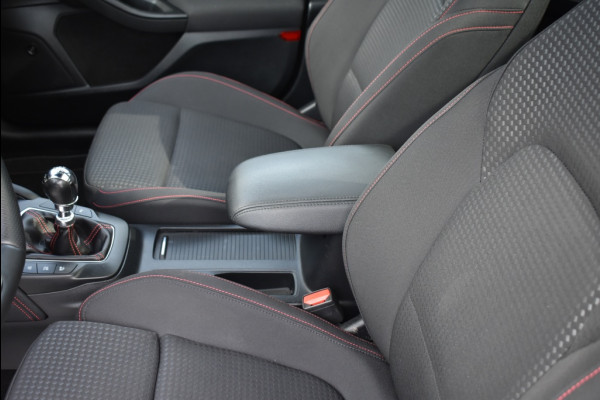 Ford FOCUS Wagon 1.0 EBH ST L. XBns Full options Panodak