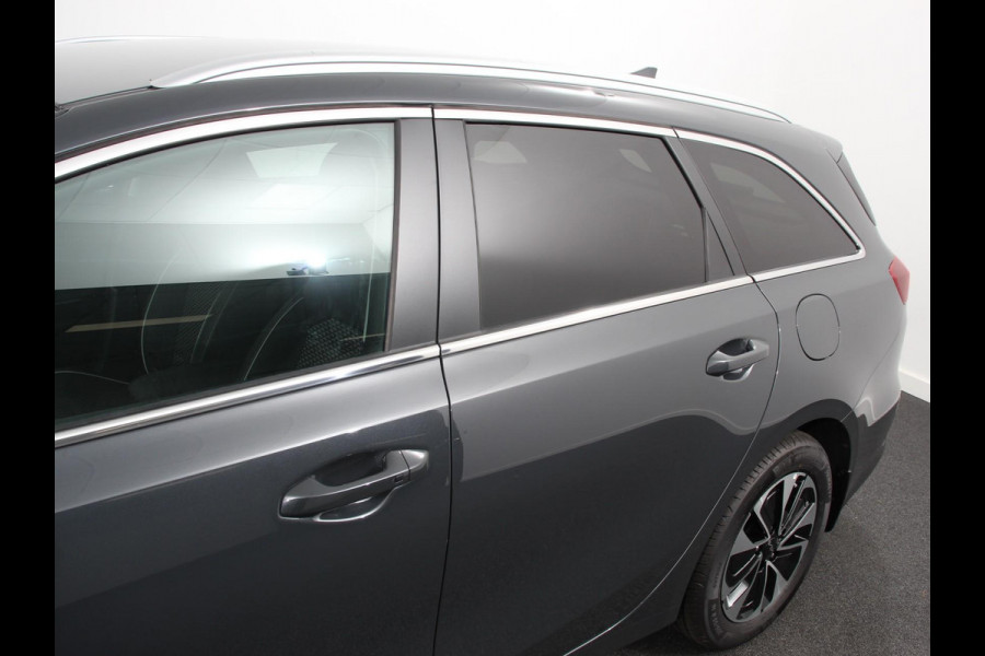 Kia Ceed Sportswagon 1.6 GDI PHEV DynamicLine | Navigatie | Camera | Climate Control | Cruise control adaptive | Lane assist | Lichtmetalen Velgen | Stoelverwarming