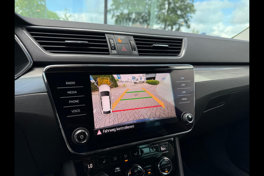 Škoda Superb Combi 1.4 TSI iV STyle Business - Automaat - Mavi - Winterpakket - LED - Climate