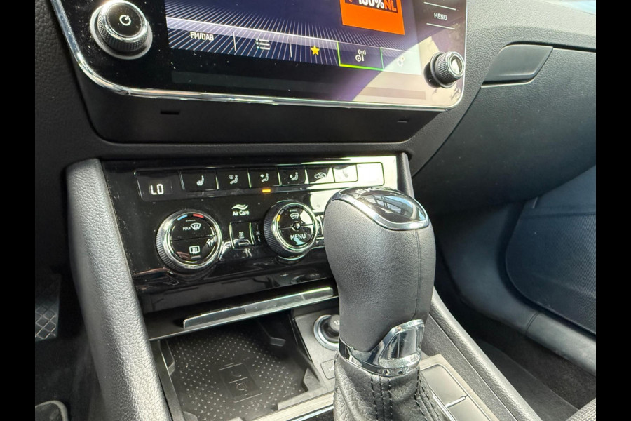 Škoda Superb Combi 1.4 TSI iV STyle Business - Automaat - Mavi - Winterpakket - LED - Climate