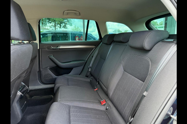 Škoda Superb Combi 1.4 TSI iV STyle Business - Automaat - Mavi - Winterpakket - LED - Climate