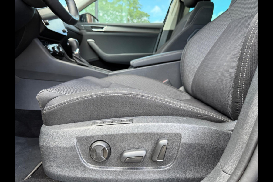 Škoda Superb Combi 1.4 TSI iV STyle Business - Automaat - Mavi - Winterpakket - LED - Climate