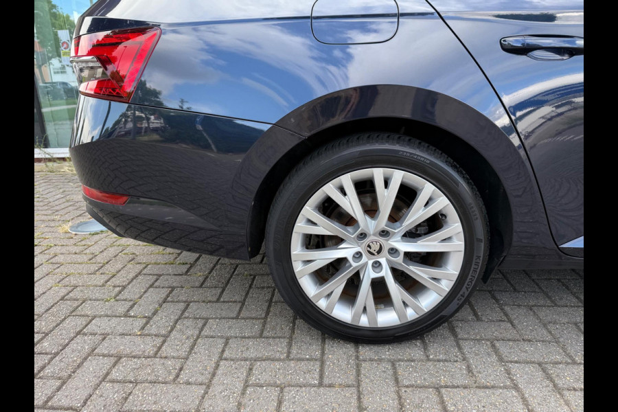 Škoda Superb Combi 1.4 TSI iV STyle Business - Automaat - Mavi - Winterpakket - LED - Climate