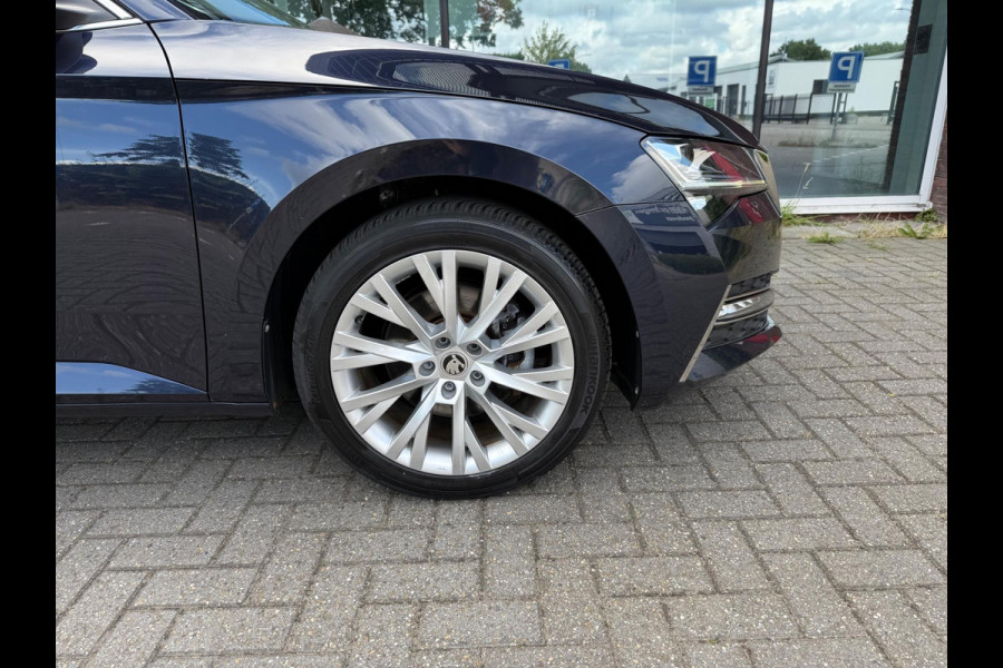 Škoda Superb Combi 1.4 TSI iV STyle Business - Automaat - Mavi - Winterpakket - LED - Climate