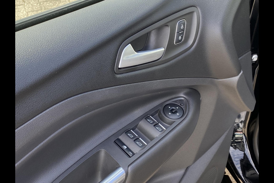 Ford Kuga 1.5 EcoBoost ST Line 150pk | Wegklapbare Trekhaak | 2.000kg Trekgewicht