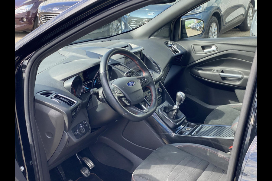 Ford Kuga 1.5 EcoBoost ST Line 150pk | Wegklapbare Trekhaak | 2.000kg Trekgewicht