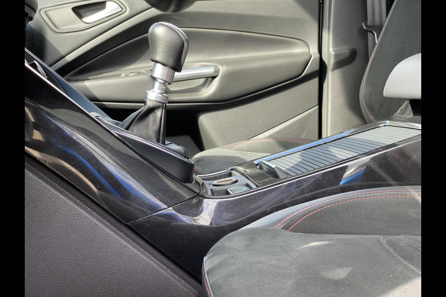 Ford Kuga 1.5 EcoBoost ST Line 150pk | Wegklapbare Trekhaak | 2.000kg Trekgewicht