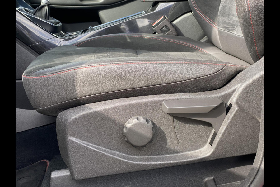 Ford Kuga 1.5 EcoBoost ST Line 150pk | Wegklapbare Trekhaak | 2.000kg Trekgewicht