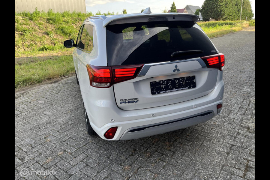 Mitsubishi Outlander 2.4 PHEV Instyle| trehaak afn.| leer