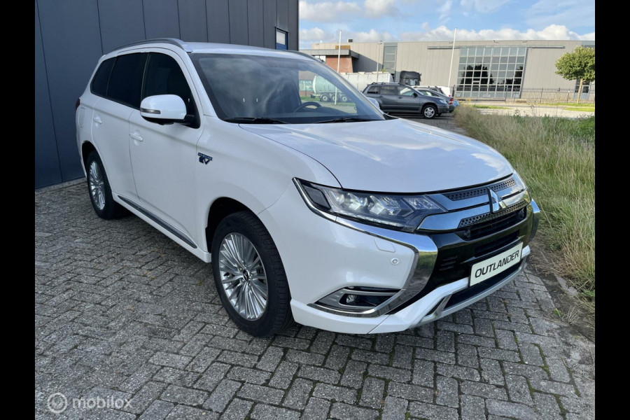 Mitsubishi Outlander 2.4 PHEV Instyle| trehaak afn.| leer