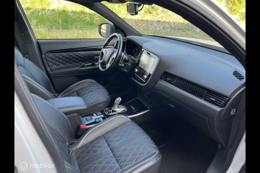 Mitsubishi Outlander 2.4 PHEV Instyle| trehaak afn.| leer