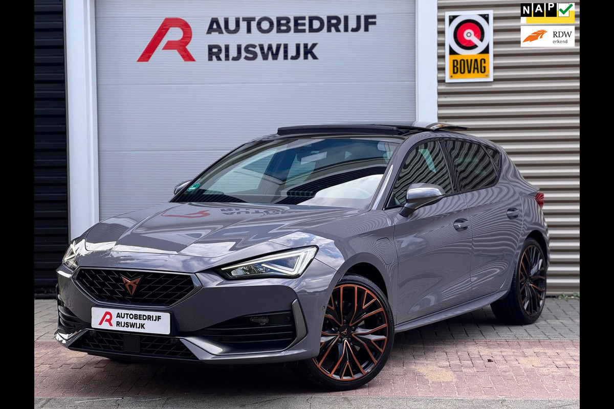 CUPRA Leon 1.4 e-Hybrid VZ Copper Edition Pano/Matrix/Camera CUPRA Leon 1.4 e-Hybrid VZ Copper Edition Pano/Matrix/Camera