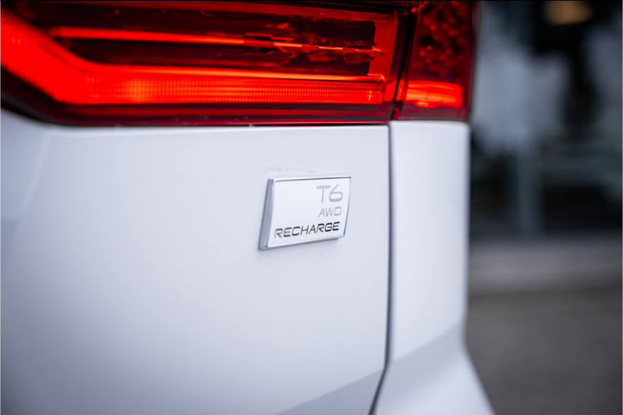 Volvo XC60 2.0 T6 Recharge AWD R-Design ** Luchtvering ** Panodak ** 360 HUD ** Trekhaak