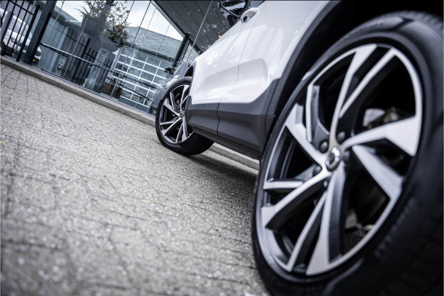 Volvo XC40 2.0 B4 R-Design - Seat Pack - Lightning Pack 2.000kg trekgewicht!!