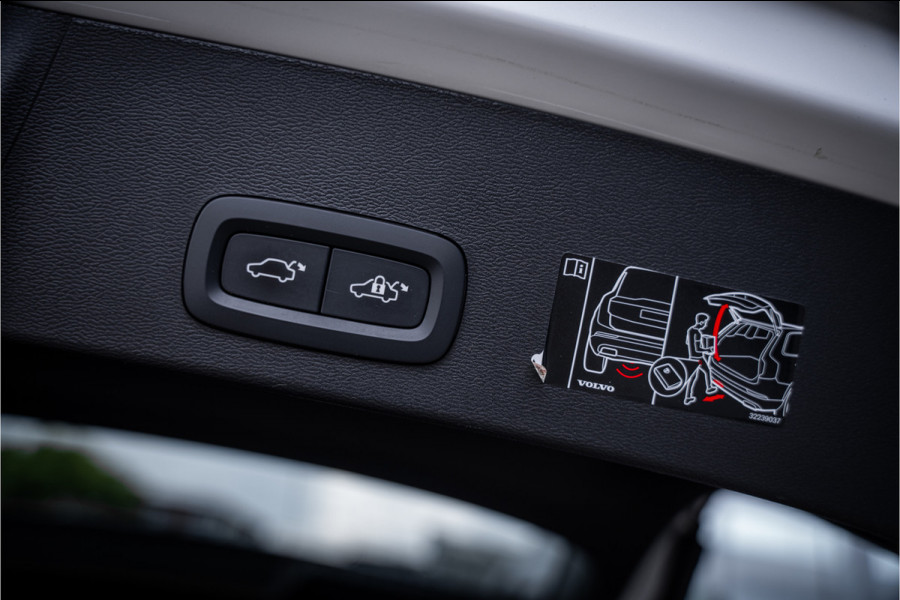 Volvo XC40 2.0 B4 R-Design - Seat Pack - Lightning Pack 2.000kg trekgewicht!!