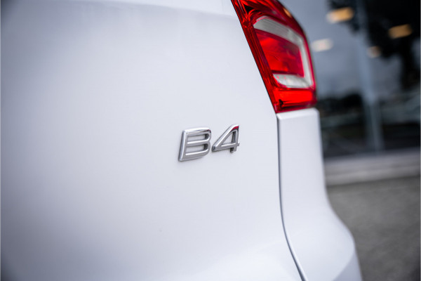 Volvo XC40 2.0 B4 R-Design - Seat Pack - Lightning Pack 2.000kg trekgewicht!!