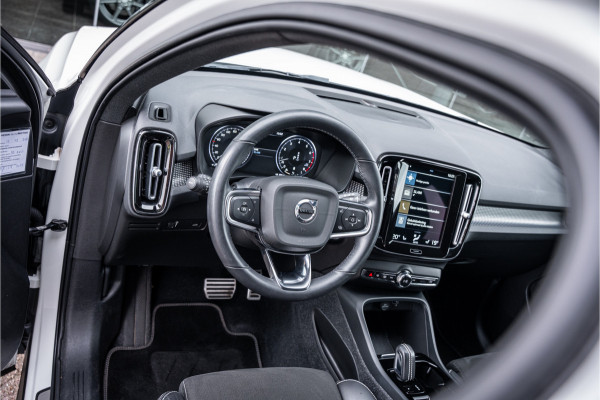 Volvo XC40 2.0 B4 R-Design - Seat Pack - Lightning Pack 2.000kg trekgewicht!!