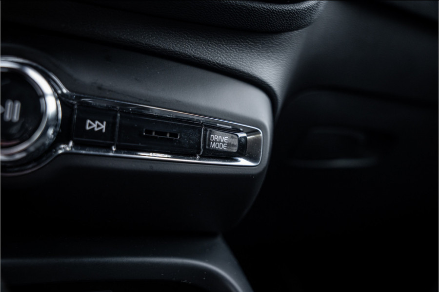 Volvo XC40 2.0 B4 R-Design - Seat Pack - Lightning Pack 2.000kg trekgewicht!!
