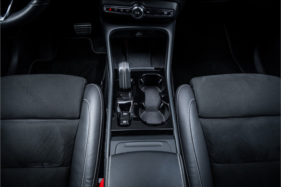 Volvo XC40 2.0 B4 R-Design - Seat Pack - Lightning Pack 2.000kg trekgewicht!!