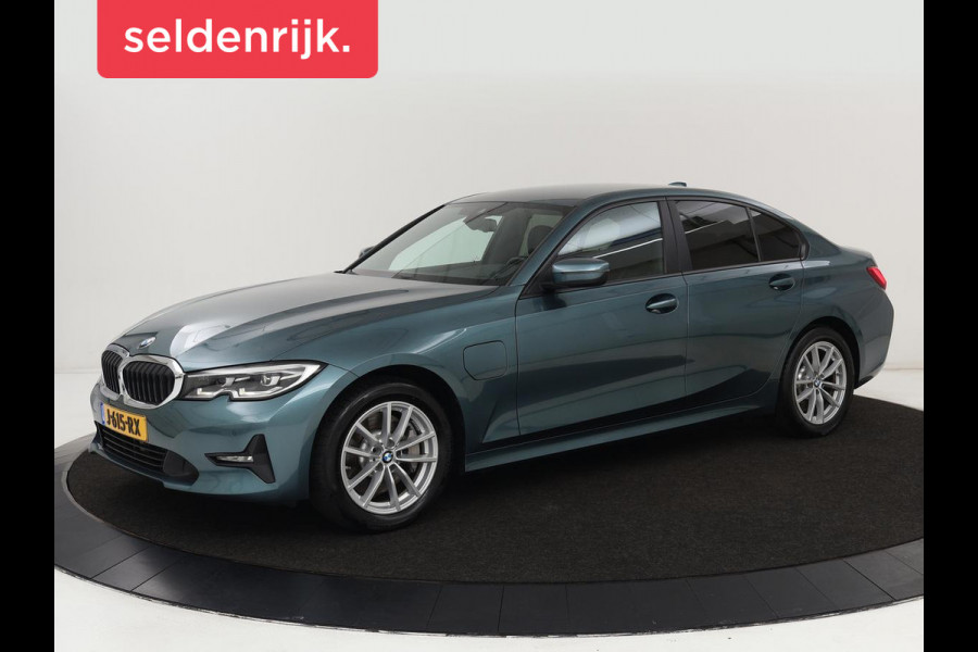 BMW 3-serie 330e eDrive Edition | Leder | Stoelverwarming | Carplay | Live Cockpit | Navigatie | Parkeerhulp | Cruise control