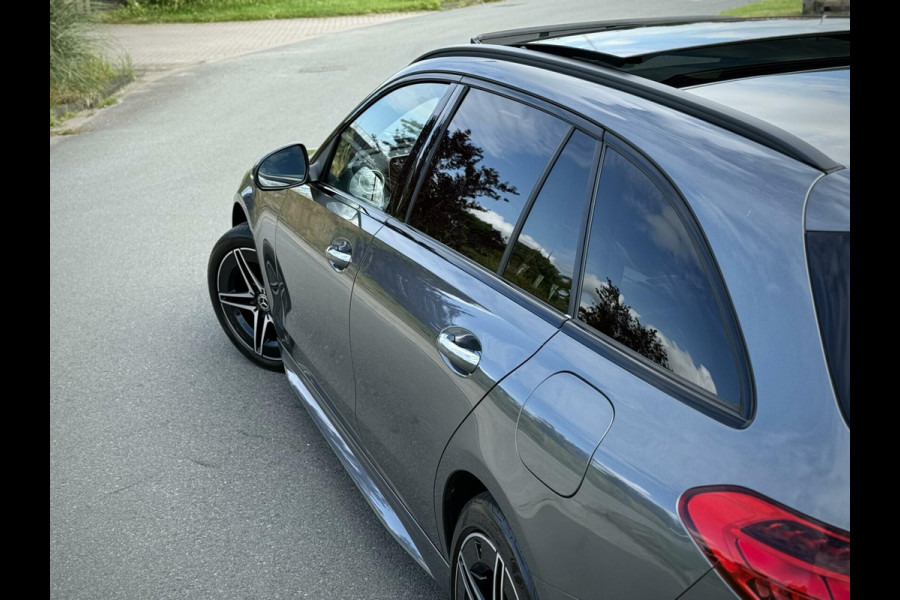Mercedes-Benz C-Klasse Estate 300 e AMG Panoramadak|Luchtvering|Stoelventilatie|Stuurverw.|Airbalance|Keyless|Distronic|Camera 360°