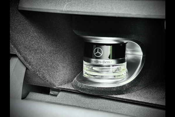 Mercedes-Benz C-Klasse Estate 300 e AMG Panoramadak|Luchtvering|Stoelventilatie|Stuurverw.|Airbalance|Keyless|Distronic|Camera 360°