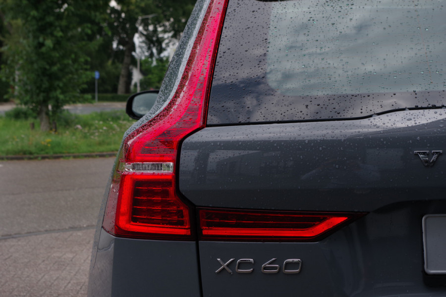 Volvo XC60 2.0 T6 Plug-in hybrid AWD 350 PK Plus Dark, Panoramadak, Luchtvering, Keyless, Memory, Carplay