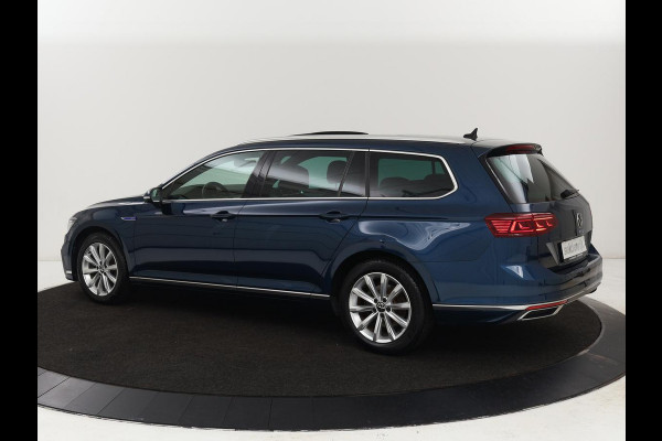 Volkswagen Passat 1.4 TSI PHEV GTE | Panoramadak | Leder | Trekhaak | Stoelverwarming | Camera | Marix LED | Massage | Virtual Cockpit | Carplay | Navigatie | Memory | Adaptive cruise