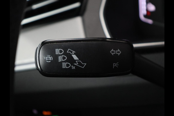 Volkswagen Passat 1.4 TSI PHEV GTE | Panoramadak | Leder | Trekhaak | Stoelverwarming | Camera | Marix LED | Massage | Virtual Cockpit | Carplay | Navigatie | Memory | Adaptive cruise