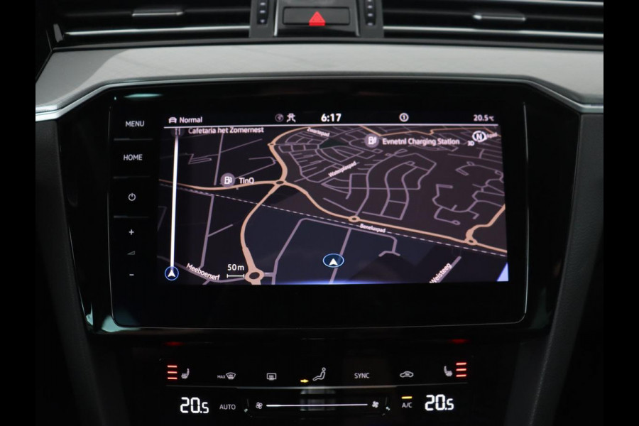 Volkswagen Passat 1.4 TSI PHEV GTE | Panoramadak | Leder | Trekhaak | Stoelverwarming | Camera | Marix LED | Massage | Virtual Cockpit | Carplay | Navigatie | Memory | Adaptive cruise