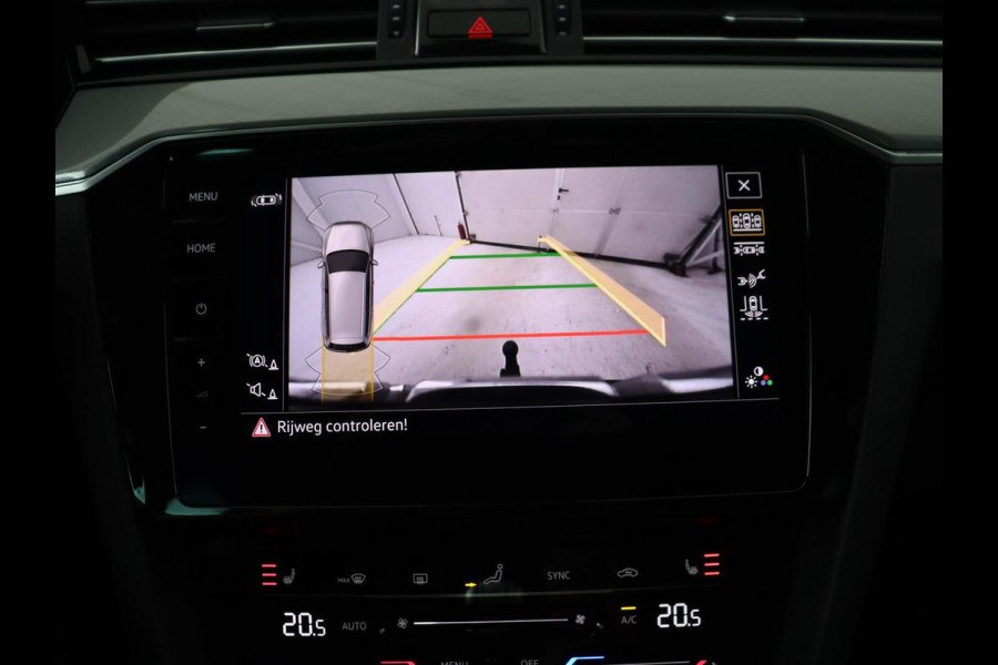 Volkswagen Passat 1.4 TSI PHEV GTE | Panoramadak | Leder | Trekhaak | Stoelverwarming | Camera | Marix LED | Massage | Virtual Cockpit | Carplay | Navigatie | Memory | Adaptive cruise