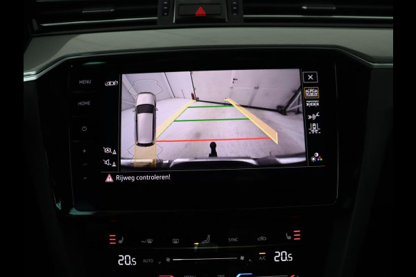 Volkswagen Passat 1.4 TSI PHEV GTE | Panoramadak | Leder | Trekhaak | Stoelverwarming | Camera | Marix LED | Massage | Virtual Cockpit | Carplay | Navigatie | Memory | Adaptive cruise