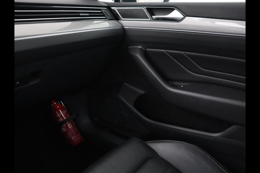 Volkswagen Passat 1.4 TSI PHEV GTE | Panoramadak | Leder | Trekhaak | Stoelverwarming | Camera | Marix LED | Massage | Virtual Cockpit | Carplay | Navigatie | Memory | Adaptive cruise