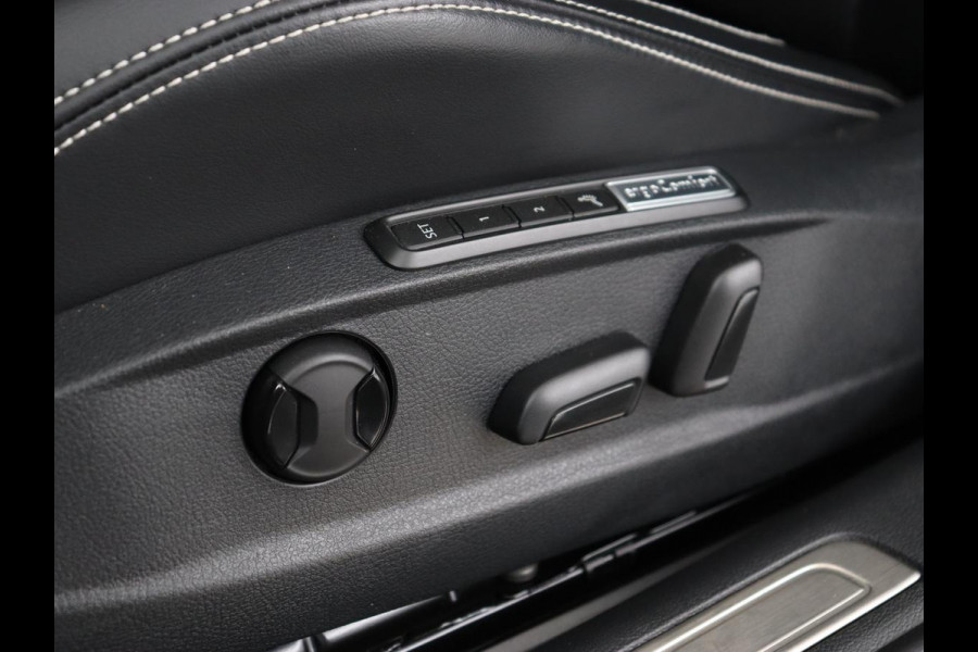 Volkswagen Passat 1.4 TSI PHEV GTE | Panoramadak | Leder | Trekhaak | Stoelverwarming | Camera | Marix LED | Massage | Virtual Cockpit | Carplay | Navigatie | Memory | Adaptive cruise