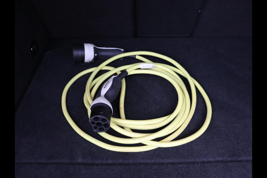 Volkswagen Passat 1.4 TSI PHEV GTE | Panoramadak | Leder | Trekhaak | Stoelverwarming | Camera | Marix LED | Massage | Virtual Cockpit | Carplay | Navigatie | Memory | Adaptive cruise