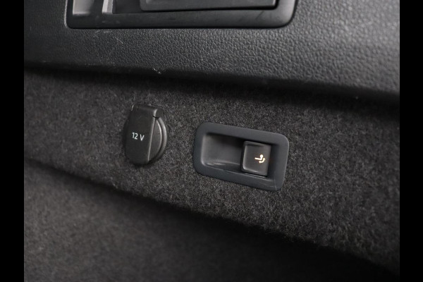 Volkswagen Passat 1.4 TSI PHEV GTE | Panoramadak | Leder | Trekhaak | Stoelverwarming | Camera | Marix LED | Massage | Virtual Cockpit | Carplay | Navigatie | Memory | Adaptive cruise