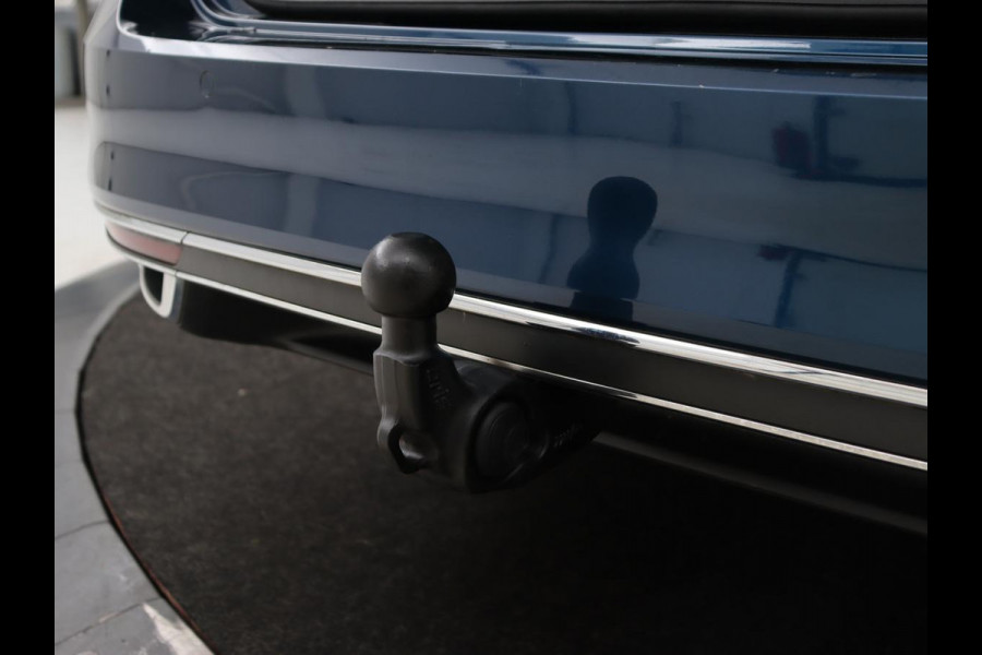 Volkswagen Passat 1.4 TSI PHEV GTE | Panoramadak | Leder | Trekhaak | Stoelverwarming | Camera | Marix LED | Massage | Virtual Cockpit | Carplay | Navigatie | Memory | Adaptive cruise