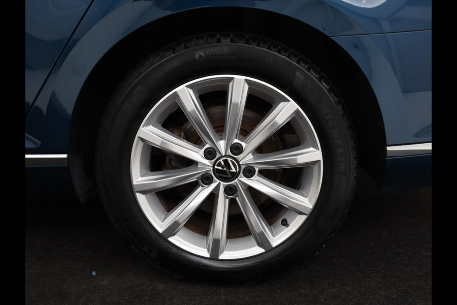 Volkswagen Passat 1.4 TSI PHEV GTE | Panoramadak | Leder | Trekhaak | Stoelverwarming | Camera | Marix LED | Massage | Virtual Cockpit | Carplay | Navigatie | Memory | Adaptive cruise