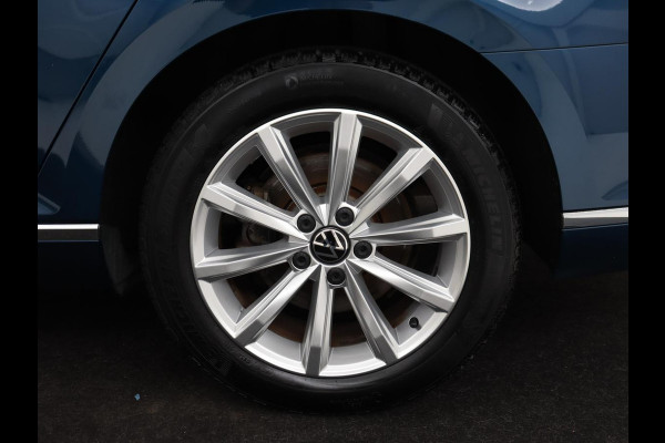 Volkswagen Passat 1.4 TSI PHEV GTE | Panoramadak | Leder | Trekhaak | Stoelverwarming | Camera | Marix LED | Massage | Virtual Cockpit | Carplay | Navigatie | Memory | Adaptive cruise