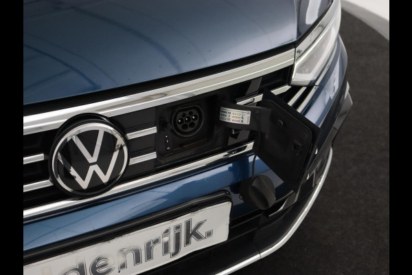 Volkswagen Passat 1.4 TSI PHEV GTE | Panoramadak | Leder | Trekhaak | Stoelverwarming | Camera | Marix LED | Massage | Virtual Cockpit | Carplay | Navigatie | Memory | Adaptive cruise