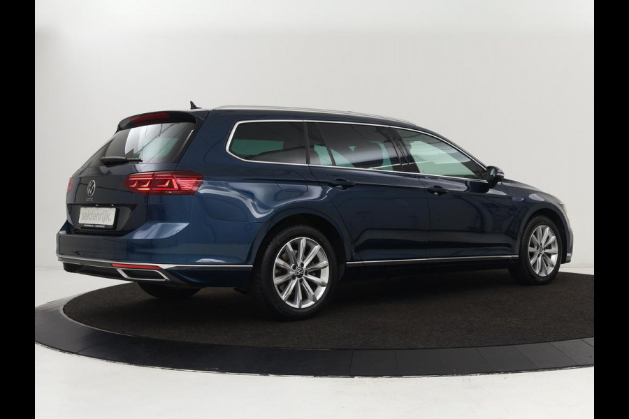 Volkswagen Passat 1.4 TSI PHEV GTE | Panoramadak | Leder | Trekhaak | Stoelverwarming | Camera | Marix LED | Massage | Virtual Cockpit | Carplay | Navigatie | Memory | Adaptive cruise
