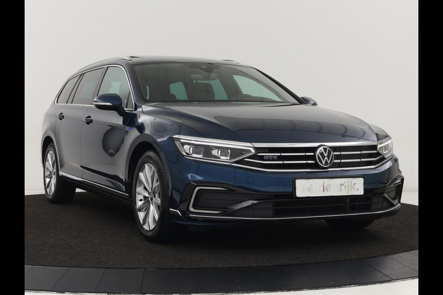 Volkswagen Passat 1.4 TSI PHEV GTE | Panoramadak | Leder | Trekhaak | Stoelverwarming | Camera | Marix LED | Massage | Virtual Cockpit | Carplay | Navigatie | Memory | Adaptive cruise