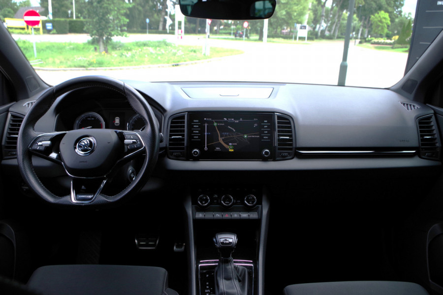 Škoda Karoq 1.5 TSI ACT Sportline 150 PK Automaat BNS, Trekhaak, Keyless, Winterpakket, Camera